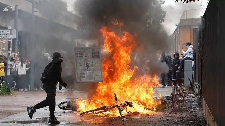 Headteacher doused in petrol amid France student protests 12 - Egyptian Gazette Headteacher doused in petrol amid France student protests 11 - Egyptian Gazette