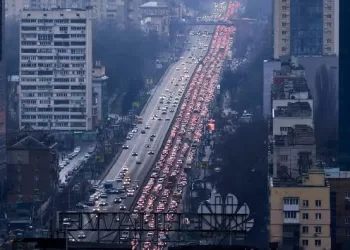 Russian airstrikes target bridges in Kyiv
